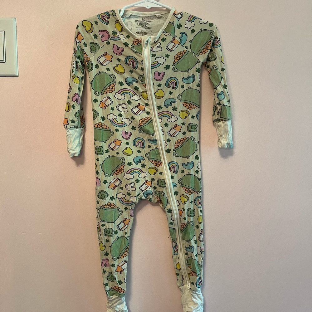 CadenLane sz 12/18M footies St. Patrick theme